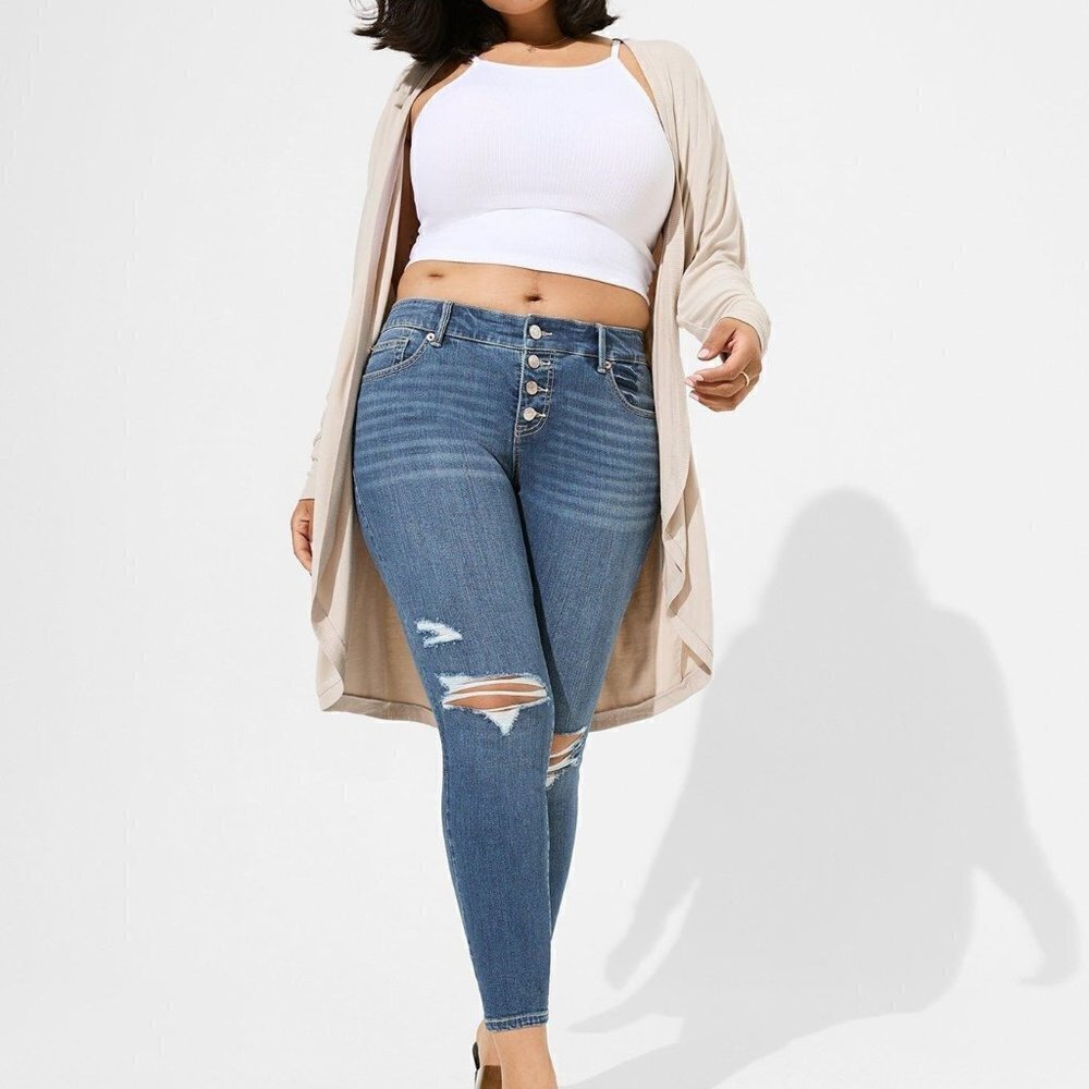 Torrid - 24 Short, Perfect Skinny Ankle Stretch Mid-Rise Jean in "Upstate" Blue 
